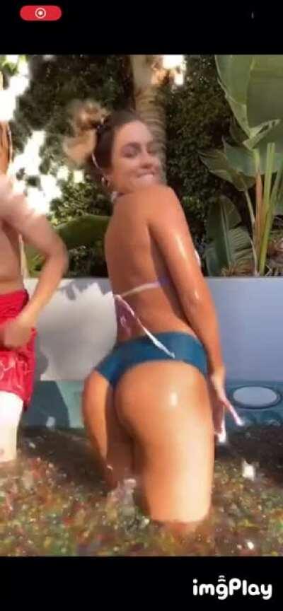 Don’t tell me this isn’t the best Vid of Sommer