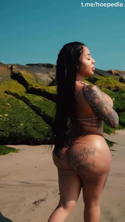 Ghetto Strippers have the best asses you'll ever see