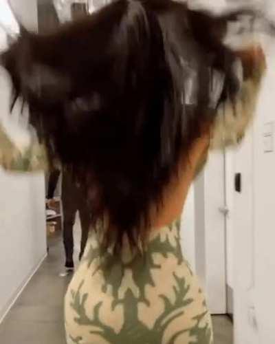 Kylie Jenner's Bouncy Ass.