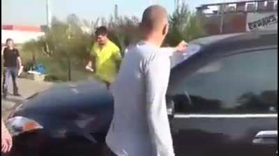 driver cutting in front of the traffic line, 'stop the douchebag' movement guys intervene