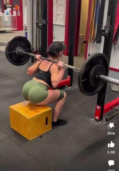 Would give anything to be that box 🤤