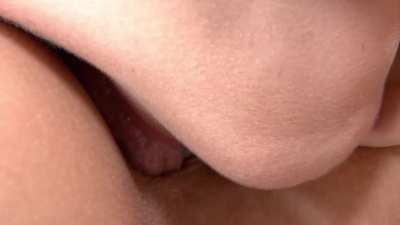 A beautiful close-up where you can appreciate how the asshole slowly opens under the pressure of the tongue
