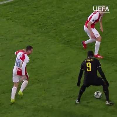 This is the level of technique Lukaku reached at Inter. Gonna be a BEAST for us