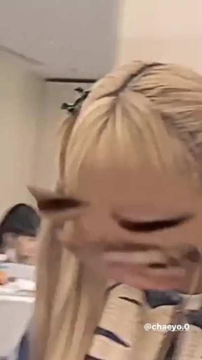 221002 - Jeongyeon Instagram Story Update (ft. Chaeyoung)