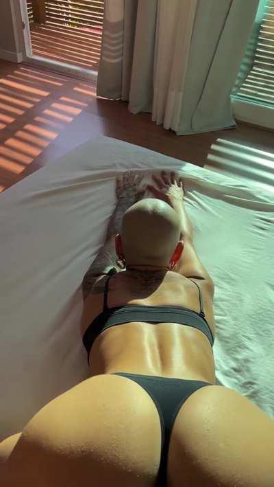 this is how I train to sit on you