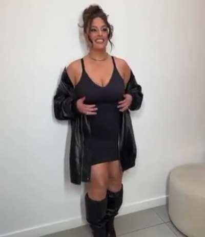 Looking gorgeous, for the Knix Event!!