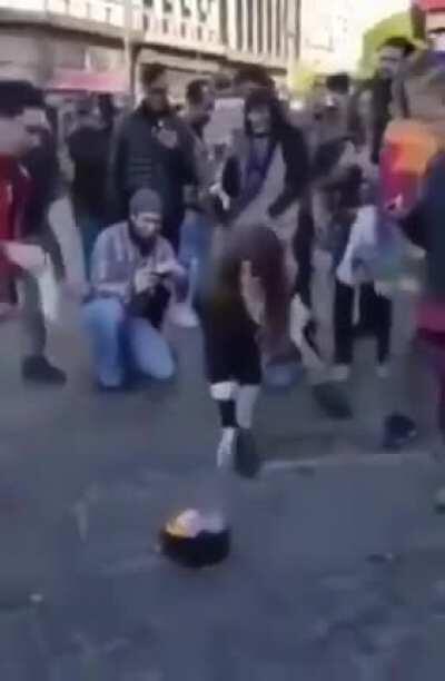 In Argentina we are losing the war against Covid. Three months ago, every day at 9 PM people used to celebrate doctor's work by clapping and cheering in their homes. Stupid people now are disobeying our State's recommendation and gathering together to bur