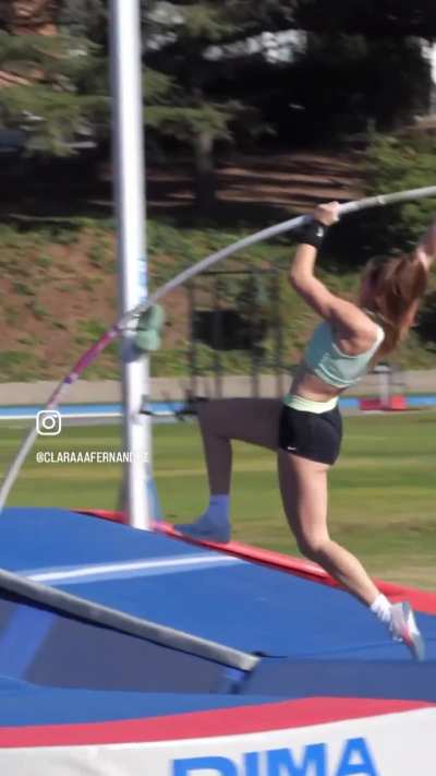 Clara Fernandez - Spanish pole vaulter