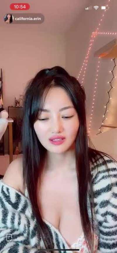 Blouse fell down, revealing cleavage