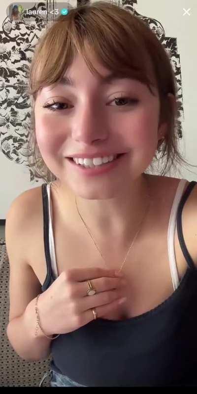 Lauren live on TikTok