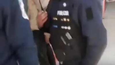 Vecinos de La Rioja atraparon a un chorro, lo golpearon y se lo entregaron a la policía