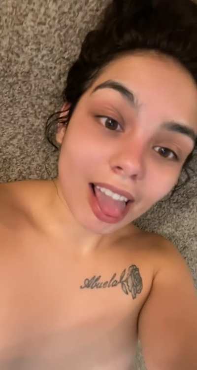 Nunca te aburriras jugando con estas tetas