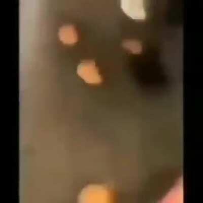 O cara comendo la de boa 😔✊