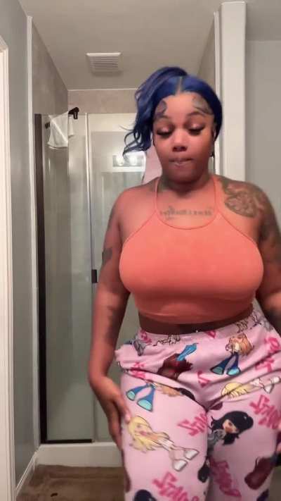 I love the country think big ghetto BBLs. She so proud of that butt
