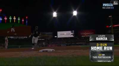 [Highlight] Leury Garcia hits a 3 run homer to give the White Sox the lead
