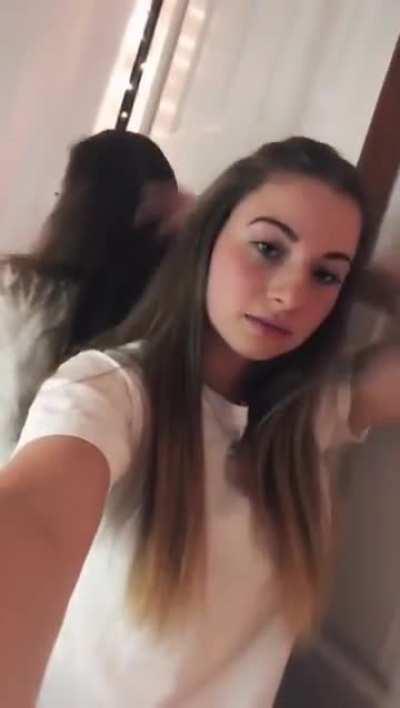 UNBG. A double pleasure is waiting for you. double fresh, double smooth, double delicious to chew. Doublemints the one for you!