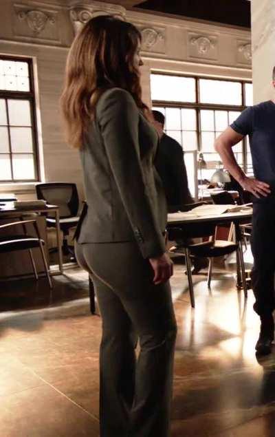 When did Black Canary (Juliana Harkavy) get so T H I C C on Arrow?!