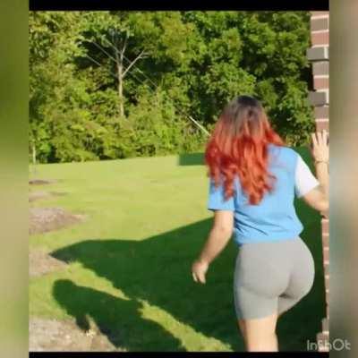 Grey shorts again 😩