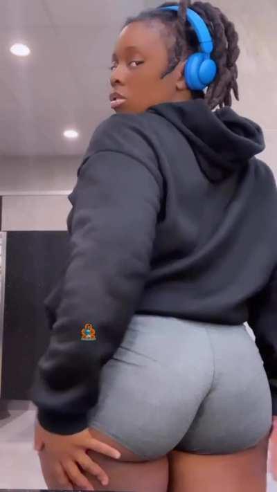 Everything in tact ✨🍑🤪