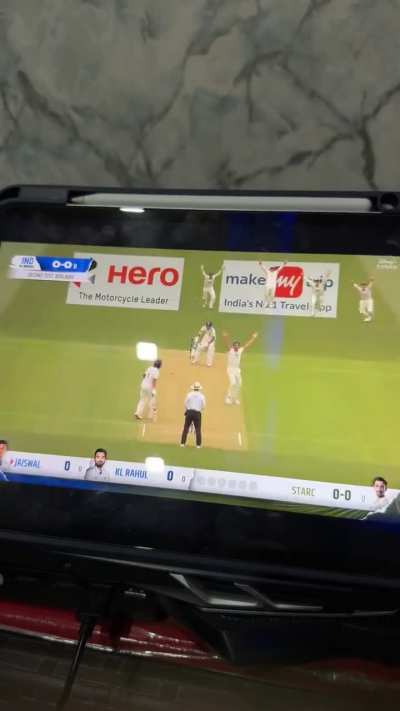 Chal abb pani puri beech😜😜