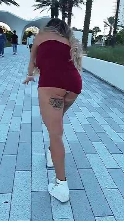 Buttplugged Cartwheels