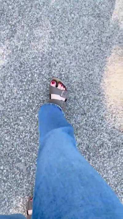 Would you come walk with me , maybe you can suck on my toes after ?