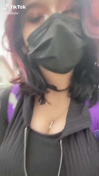 @llivylivliv anyone knows her ig? 