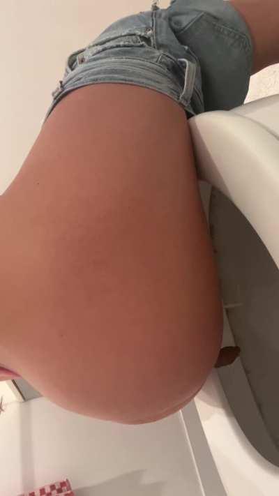 Golden Shower Peeing Princess Poopy Toilet