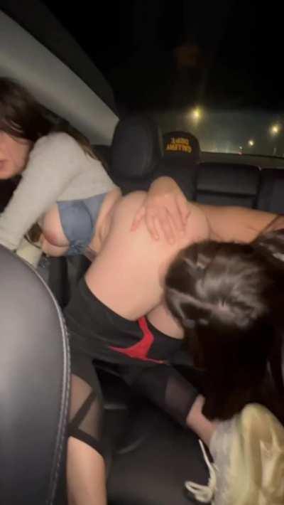 asked her to eat my pussy on the way to the club