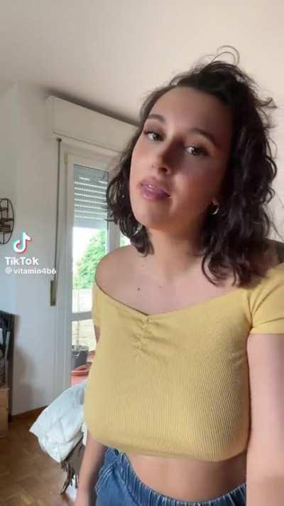 Yellow top beep bop lol