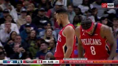 [Highlight] CJ McCollum stays hot with his 9th 3PT over Embiid + the foul