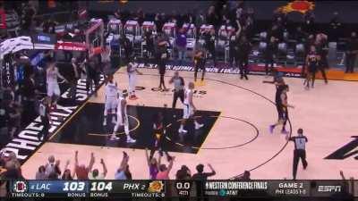 DeAndre Ayton dunks it in at the buzzer to make it 2-0 Suns