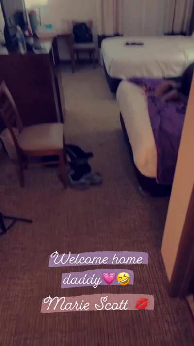 Gotta love doing hotwives duties🤭