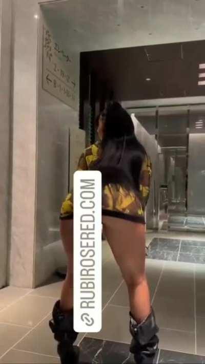 Baddest Bitch In The game 👅🍰