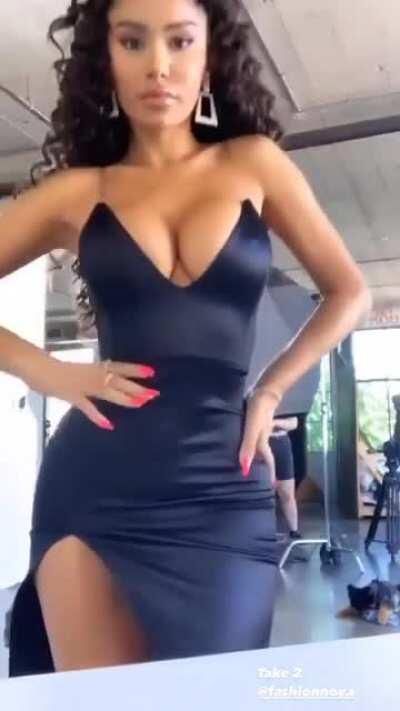 Displaying that great Cleavage