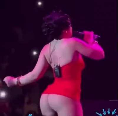 ice thanking her fans for all their support 🩷