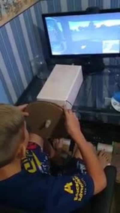 Kid builds wheel and pedals for his Eurotruck Simulator gaming. He's at another level of Brazilian Genius