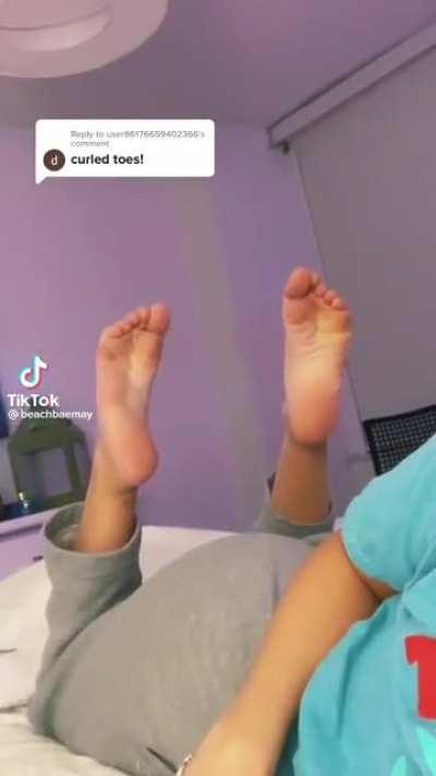 More soles in the pose