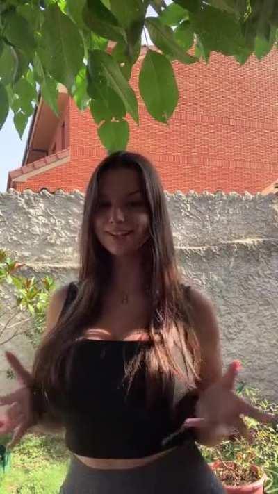 Looking for guys to rate 30 busty girls, PM me now