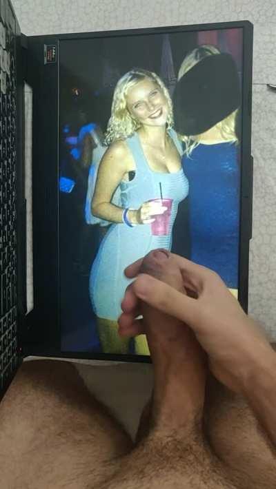 Sexy hotwife wanted the party going