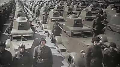 01.05.1941 - Рівно 80 років тому, у Москві пройшов Радянсько-німецький парад двох союзників. Нацистів привітав сталінський нарком оборони Семен Тимошенко. Друга світова війна, тим часом іде вже 608 днів.