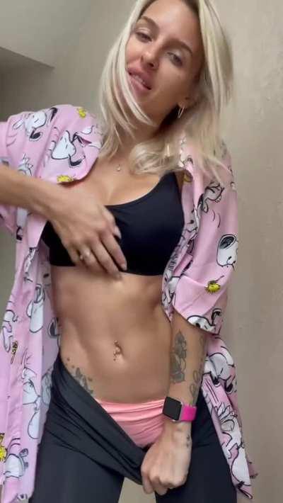 just returned home) yes sex on the first date was try to shoot a video next time) I'm in a great mood)