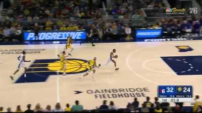 [Highlight] De'Anthony Melton snatches the ball right out of TJ McConnell's hands and races down the floor to throw down the flush, beating the first quarter buzzer and putting the 76ers up 10!