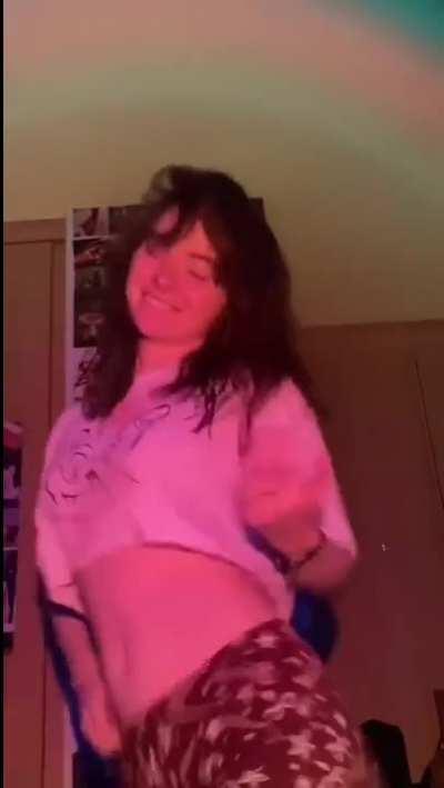 Laura Anne bouncing that ass