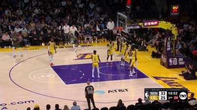 [Highlight] KAT with a nice behind the back pass to NAW for the easy lay in