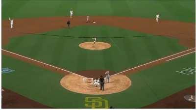 [Highlight] Joey Votto steals 3rd while Machado is distracted by a crowd wave.