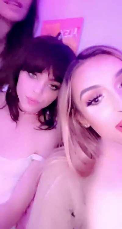 Hot girls night 😋