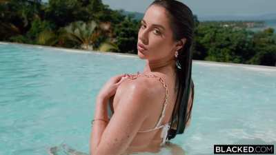 She looks so sexy in the beginning of her scene