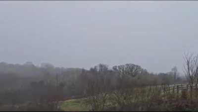 Twister in Balloch 🤯 Please stay indoors and heed the warnings everyone.