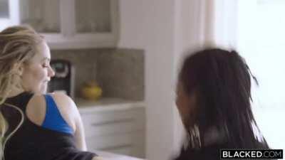 Kira Noir worships and licks Mia Malkova's tasty butthole! 😋